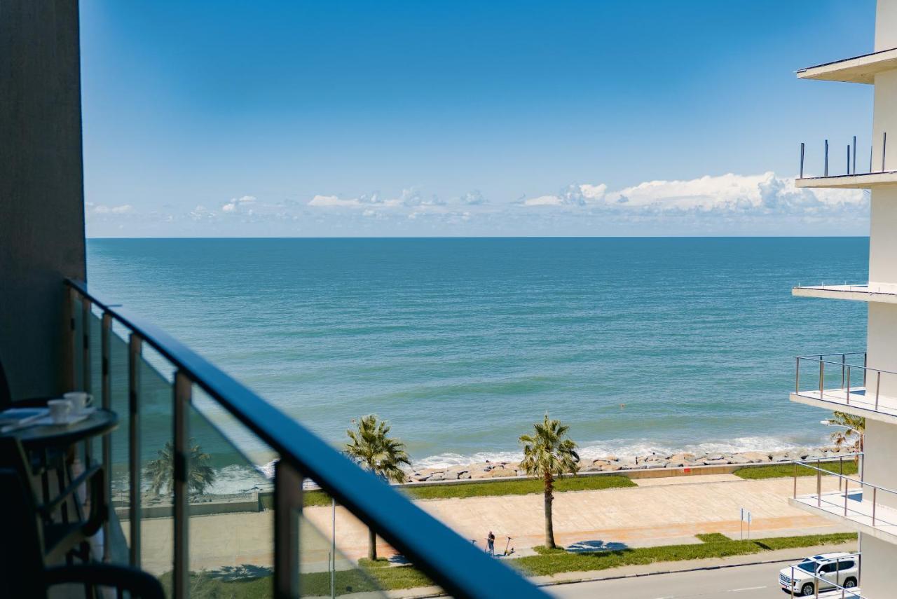 G-Point New Beach Batumi Bagian luar foto