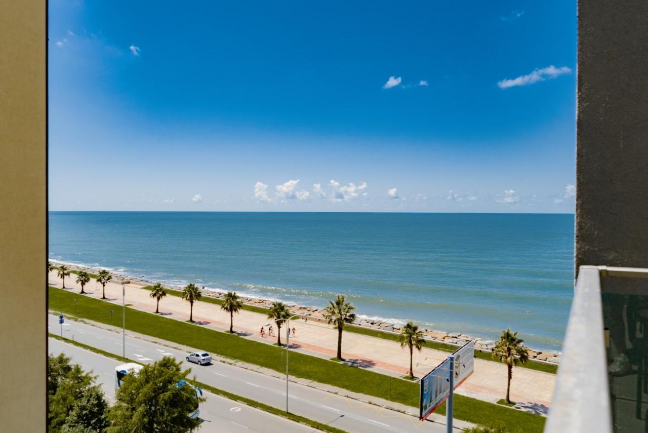 G-Point New Beach Batumi Bagian luar foto