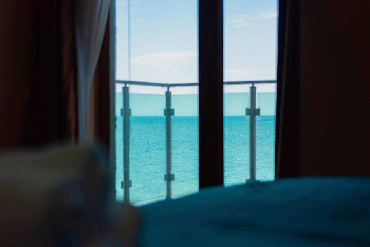 G-Point New Beach Batumi Bagian luar foto