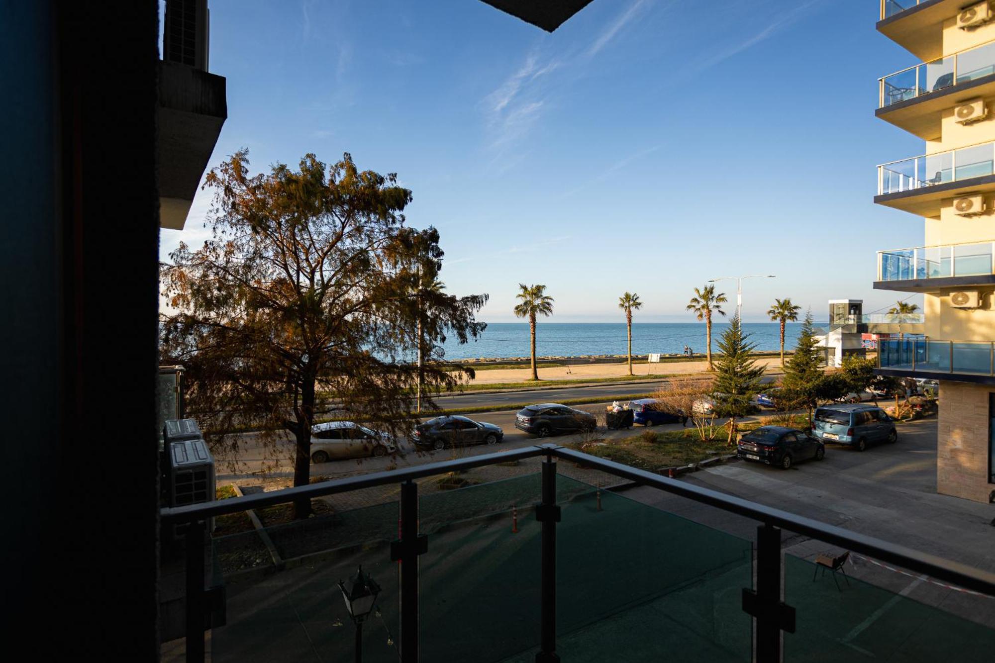 G-Point New Beach Batumi Bagian luar foto